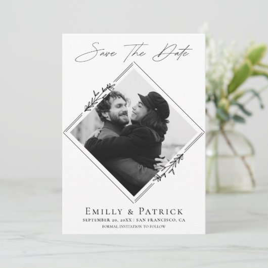 Moderne Minimalistische Zwart-Wit Foto Save The Date (Staand voorkant)