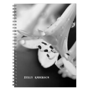 Moderne minimalistische zwart-witte bloem met vurs notitieboek