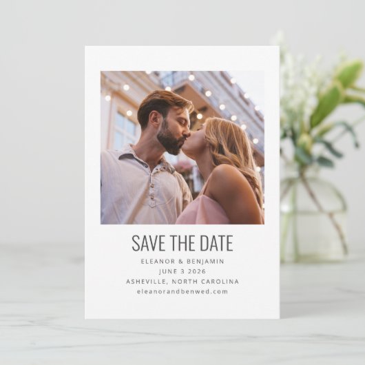 Moderne Minimalistische Zwart Witte Foto Huwelijk Save The Date (Staand voorkant)