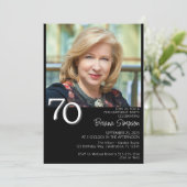 Moderne minimalistische zwarte 70e verjaardag kaart (Staand voorkant)