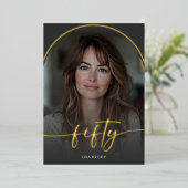 Moderne Minimalistische Zwarte Boog Verjaardag Vij Folie Uitnodiging (Staand Voorkant)