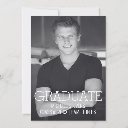 Moderne Minimalistische Zwarte en Witte Afstuderen Aankondiging (Voorkant)