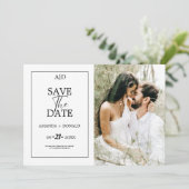 Moderne minimalistische zwarte en witte monogram b save the date (Staand voorkant)