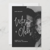 Moderne Minimalistische Zwarte en Witte Script Fot Save The Date (Voorkant)