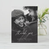 Moderne minimalistische zwarte kalligrafie foto br bedankkaart (Staand voorkant)