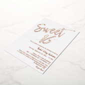 Moderne minimalistische zweet 16e verjaardag Roos  Folie Uitnodiging (Gedraaid)