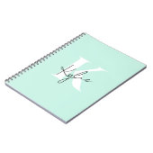 Moderne Mint Cream Gepersonaliseerde Monogram Naam Notitieboek (Linkerzijde)