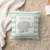 Moderne Mint en Grijze Olifant Monogram Kussen (Deken)