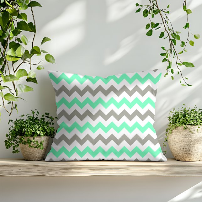 Moderne Mintgroene Grijze Chevron Patroon Kussen (Creator heeft geüpload)