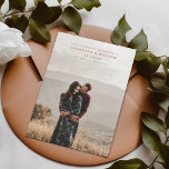 Moderne mix & match minimalistische full bleed fot save the date<br><div class="desc">Kondig uw speciale dag met elegantie en eenvoud aan met deze minimalistische Save The Date-kaart met een foto van een volledig verloving. Voeg een van je favoriete afbeeldingen toe aan een unieke aandenken aan creëer. Mix en match met coördinerende stukken voor een samenhangende uitnodigingssuite. Creëer tijdloze herinneringen met dit veelzijdige...</div>