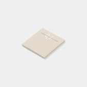 Moderne Mocha Bruine Witte Script Monogram Post-it® Notes (Schuin)