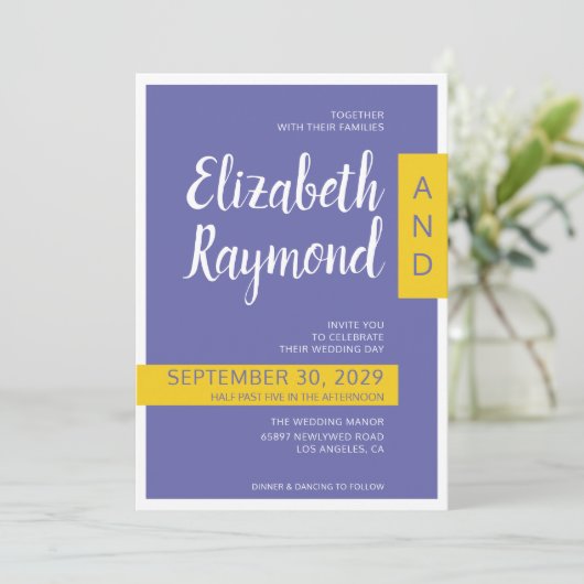 Moderne, moderne paarse, minimale bruiloft kaart (Staand voorkant)