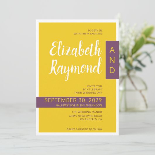 Moderne moderne paarse minimale bruiloft kaart (Staand voorkant)