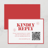 Moderne monochrome rode bruiloft met QR-code RSVP Kaartje (Voorkant / Achterkant)