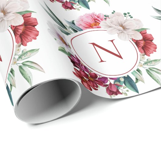 Moderne Monogram Aangepaste Bloemige Bruiloft Cadeaupapier (Rol Hoek)