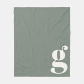 Moderne Monogram Bold Initiaal Saliegroen Minimali Fleece Deken (Voorkant)