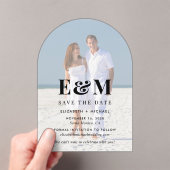 Moderne monogram boog foto Sla de datum op Acryl Uitnodigingen (Insitu (Draagbaar))