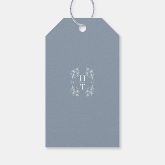 Moderne Monogram Crest Stoffig Blauw Bruiloft Welk Cadeaulabel (Achterkant)