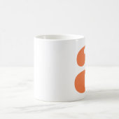 Moderne Monogram Eerste Letter in Oranje Koffiemok (Center)