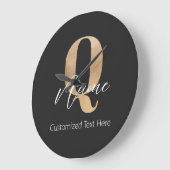 Moderne Monogram Eerste Letter Q & Naam Persoonlij Grote Klok (Hoek)