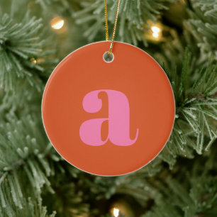 Moderne Monogram Eerste Letter Roze Verbrand Oranj Keramisch Ornament