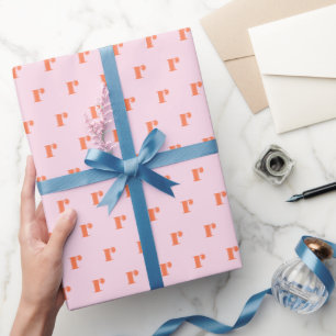Moderne Monogram Eerste Letter Zacht Roze Oranje Cadeaupapier