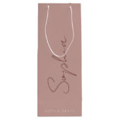 Moderne Monogram Handgeschreven Script Stof Roze Wijn Cadeautas (Achterkant)