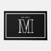 Moderne Monogram Initiaal Jaar Zwart en Wit Deurmat (Voorkant)