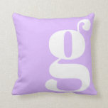 Moderne monogram Initiaal Letter Pastel Lavender Kussen<br><div class="desc">Een modern monogram met de eerste letter van je keuze, in pastellavender paars.</div>