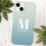 Moderne Monogram Initiaal Naam Blauwgroen Aqua Gra Case-Mate iPhone 14 Hoesje<br><div class="desc">Modern typografie minimalistisch monogram initiaal naam ontwerp dat kan worden gewijzigd om te personaliseren. Wit op een blauwgroen tot aqua oceaan gradiënt achtergrond.</div>