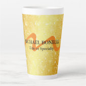 Moderne monogram initiaal professionele goudkleur latte mok (Voorkant)