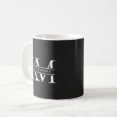 Moderne Monogram Initiaal Zwart Wit Koffiemok (Voorkant links)