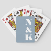 Moderne monogram Initialen Dusty Blue Custom Weddi Pokerkaarten (Achterkant)