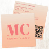 Moderne Monogram Initialen QR code perzik gradiënt Vierkante Visitekaartje