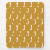 Moderne Monogram Letter Typewriter Font Geel Muismat (Voorkant)