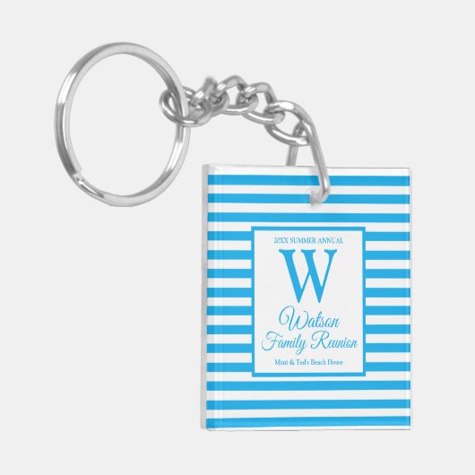 Moderne monogram lichte blauwe strepes gezinsheren sleutelhanger (Voorkant Links)