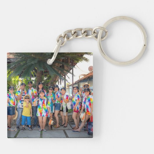 Moderne monogram lichte blauwe strepes gezinsheren sleutelhanger (Achterkant)