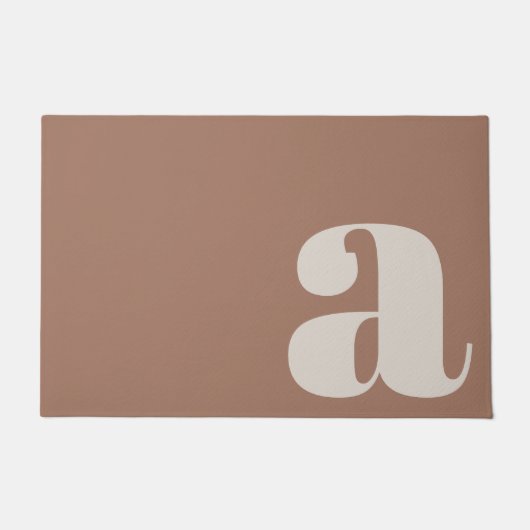 Moderne monogram minimalistische Mocha Brown Entry Deurmat (Voorkant)