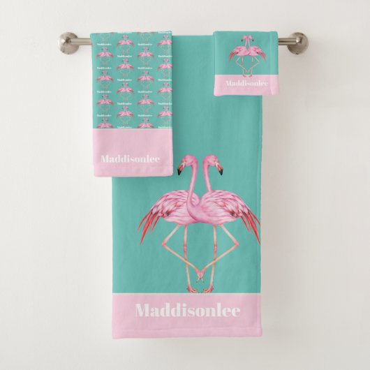 Moderne monogram Naam Blauwgroen Roze Flamingo Bad Handdoek (Insitu)