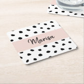 Moderne monogram naam | Pastel Roze en Zwarte Stip Kartonnen Onderzetters (Schuin)
