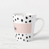 Moderne monogram naam | Pastel Roze en Zwarte Stip Latte Mok (Rechts)