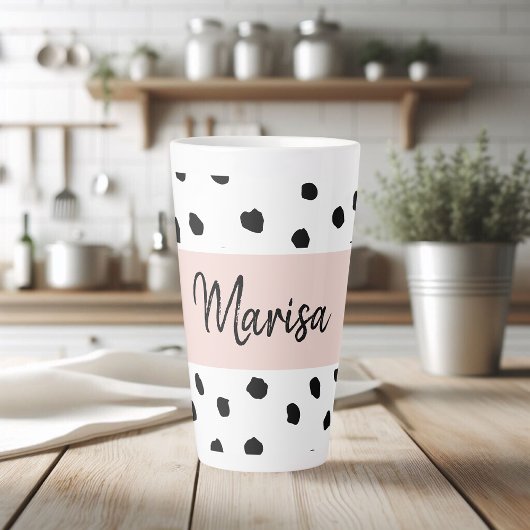 Moderne monogram naam | Pastel Roze en Zwarte Stip Latte Mok