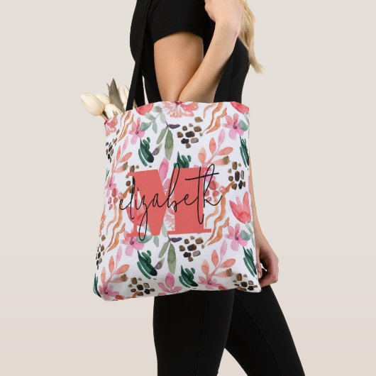 Moderne Monogram Naam Roze Bloemen Tote Bag (Dichtbij)
