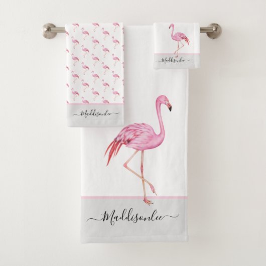 Moderne monogram naam Roze Flamingo Grey Bad Handdoek (Insitu)