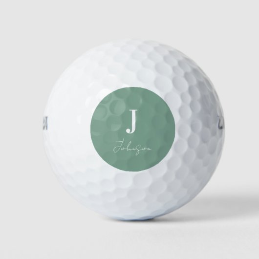 Moderne monogram naam Sage Green Golfballen (Voorkant)
