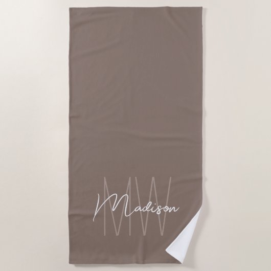 Moderne Monogram Naam Script Taupe Strandlaken (Voorkant)