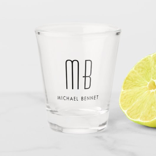 Moderne monogram naam shot glas (Voorkant)