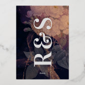 Moderne Monogram Purperen Herfst Bloemige Bruiloft Folie Uitnodiging (Achterkant)