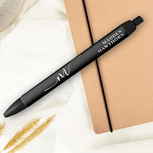 Moderne Monogram Script Calligrafie Initiële Naam Zwarte Inkt Pen