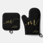 Moderne Monogram Script Calligrafie Zwart Goud Naa Ovenwant & Pannenlap Set (Voorkant)